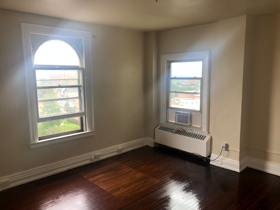 Primary Photo - 140 North St
