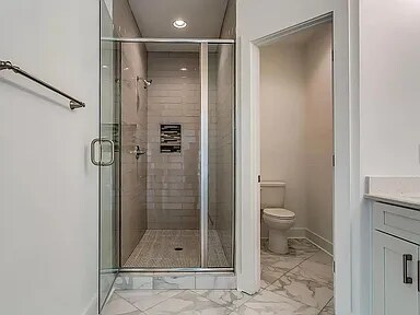 Foto del edificio - 2423 Batavia St