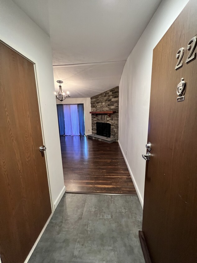 Entry - 5425 Bluesky Dr