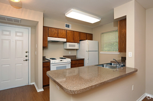 805sf_One Bedroom_Kitchen - Lodge At Merrilltown Apartments