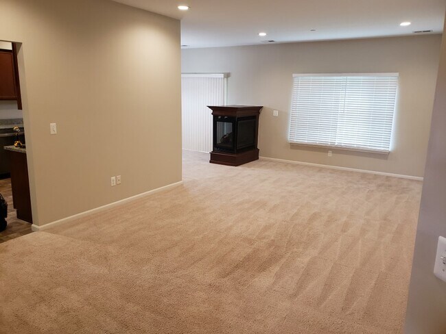 Building Photo - 14350 Shadywood Dr