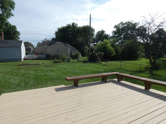 Building Photo - 1608 NE 65th St