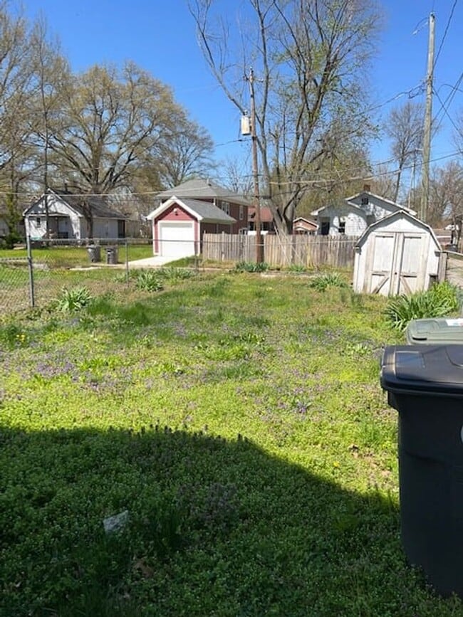 Building Photo - 660 Taylor Ave