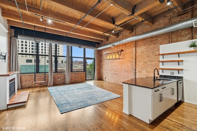 Foto del edificio - 1243 S Wabash Ave