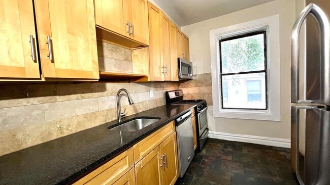 Photo - 118 Corbin Avenue Unit 302 House
