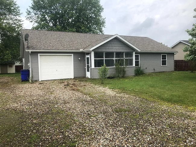 Building Photo - 1487 Hillcrest Dr