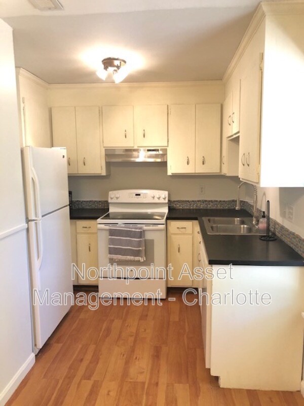 6507 Burning Bush Ct, Charlotte, NC 28227 House Rental in Charlotte