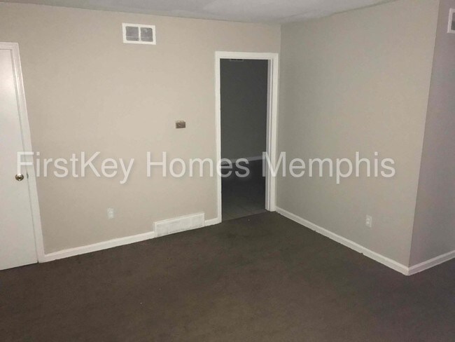 Building Photo - 4637 Applegate Rd