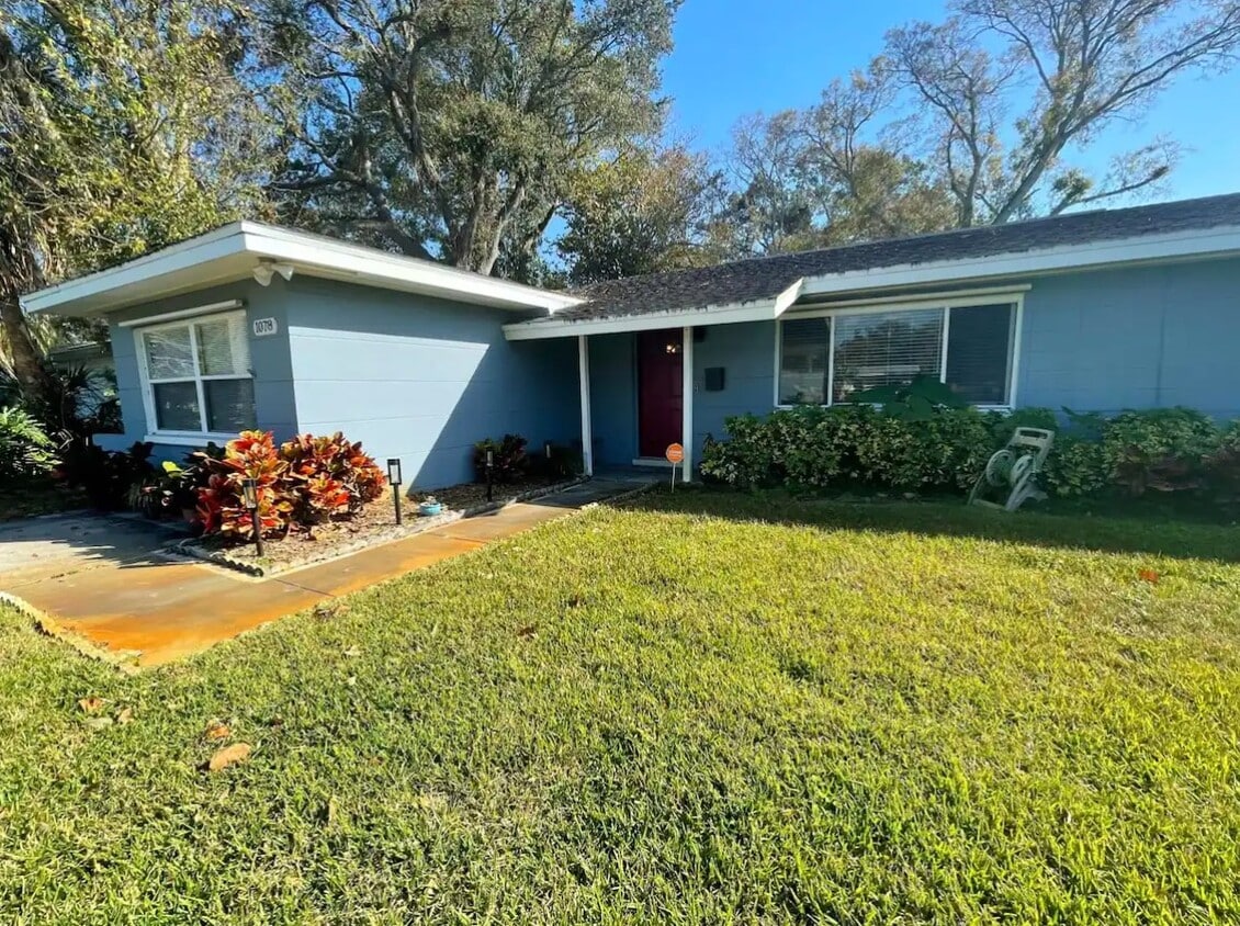 1078 58th Ave S, Saint Petersburg, FL 33705 House Rental in Saint