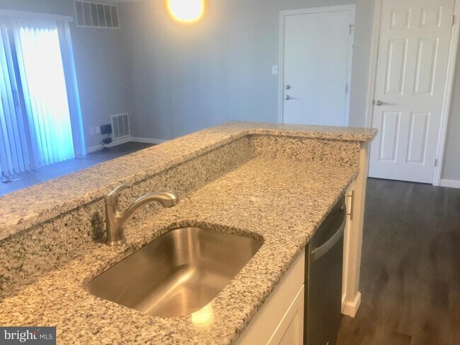 Building Photo - 1609 Woodhollow Dr