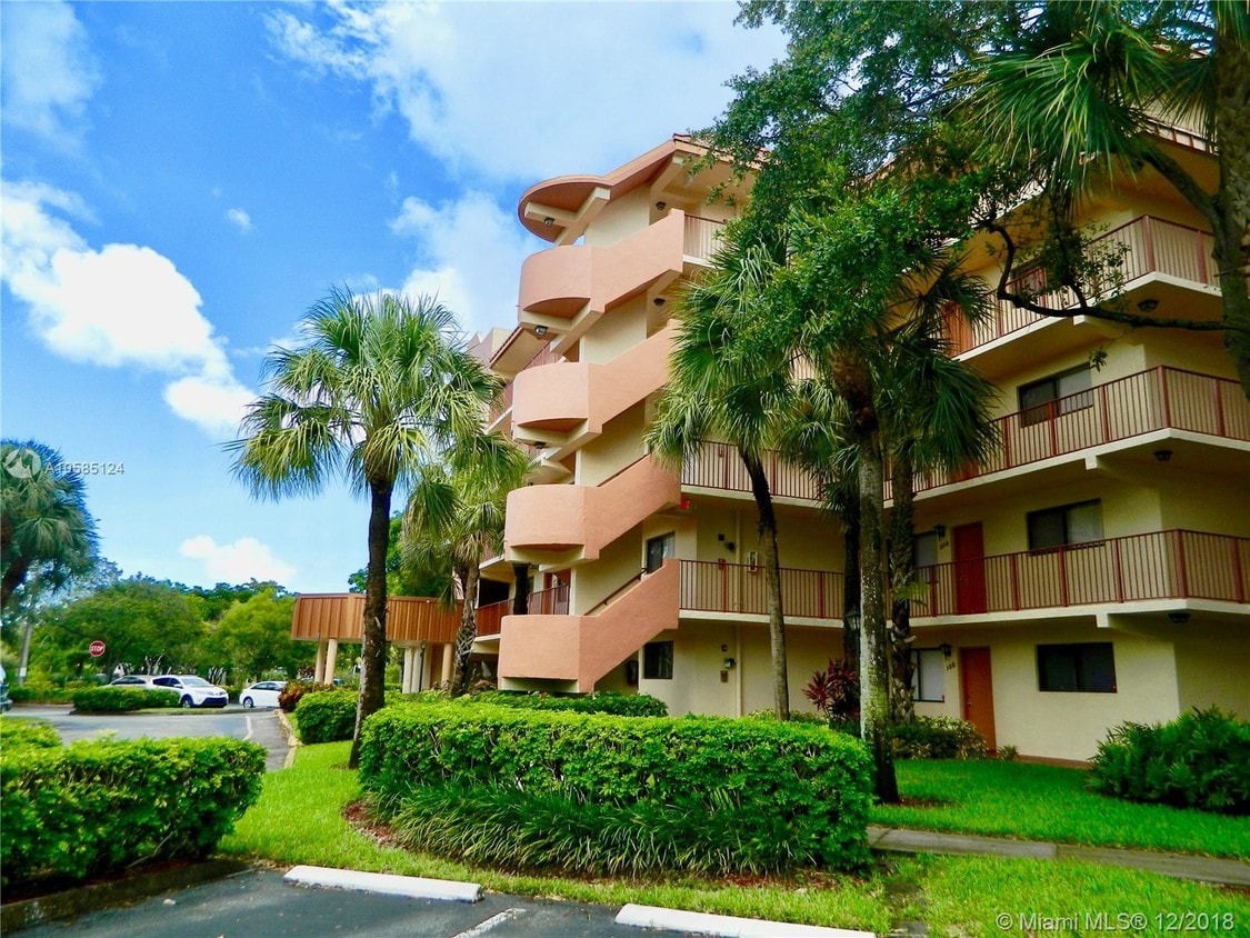 Primary Photo - 7451 NW 16th St