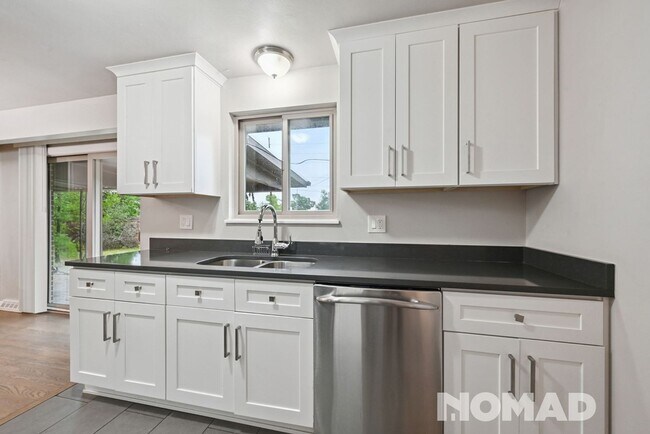 Foto del edificio - Spacious 5BR House in Aurora