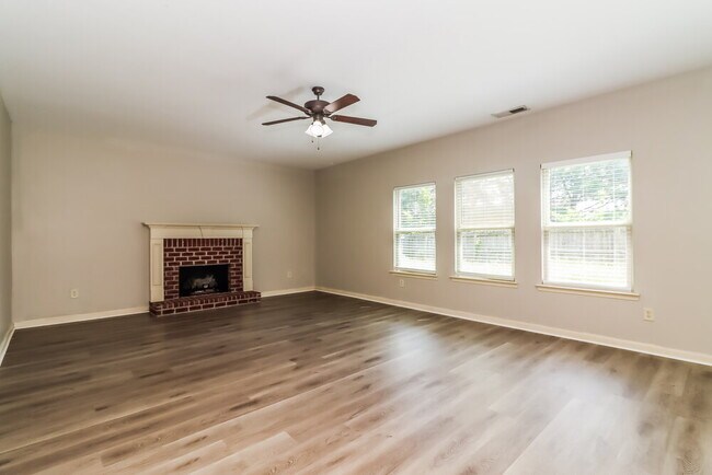 Foto del edificio - 67 Hamilton Blvd NW