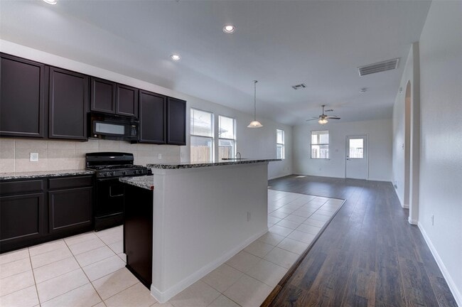 Foto del edificio - 12822 Pine Meadows St