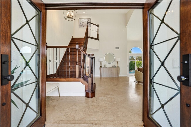Building Photo - 923 Dogwood Dr