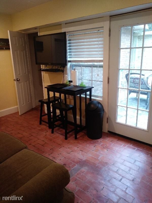 Building Photo - 1 br, 1 bath Apartment - US Hwy 98