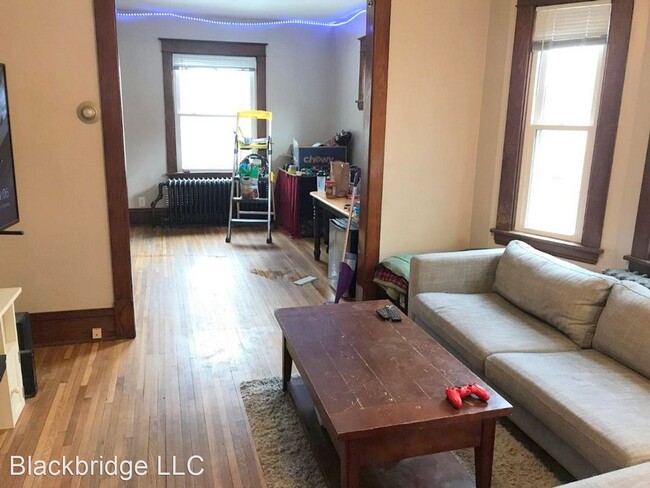 Building Photo - 3 br, 1 bath House - 138 George Street West