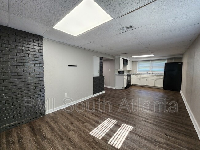Building Photo - 2234 Hurt Rd SW