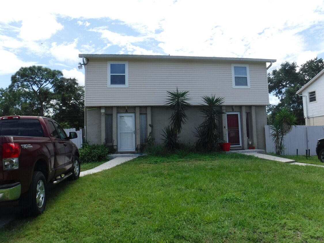 2138 19th Ave SW, Largo, FL 33774 Townhome Rentals in Largo FL
