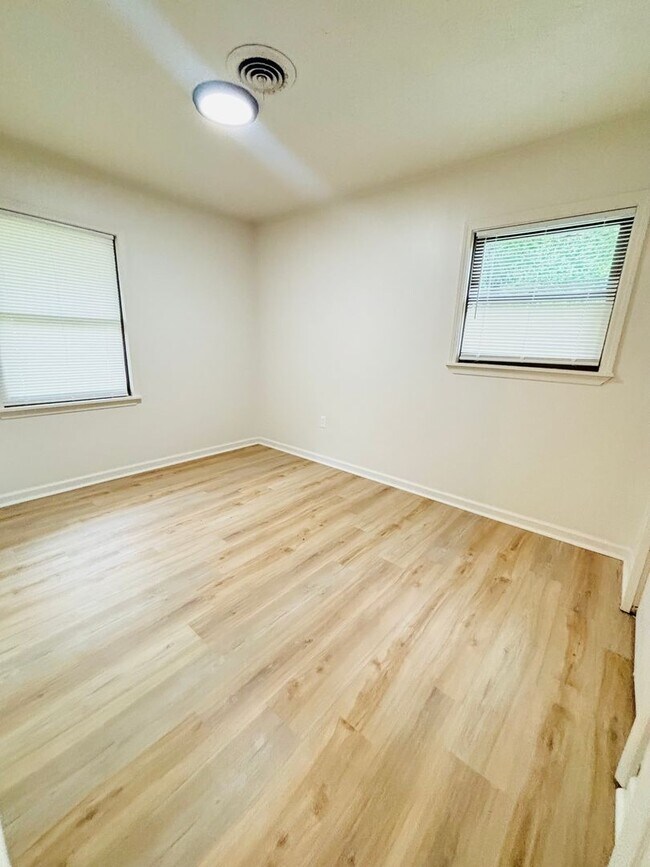 Foto del edificio - FOR RENT IN BENTON