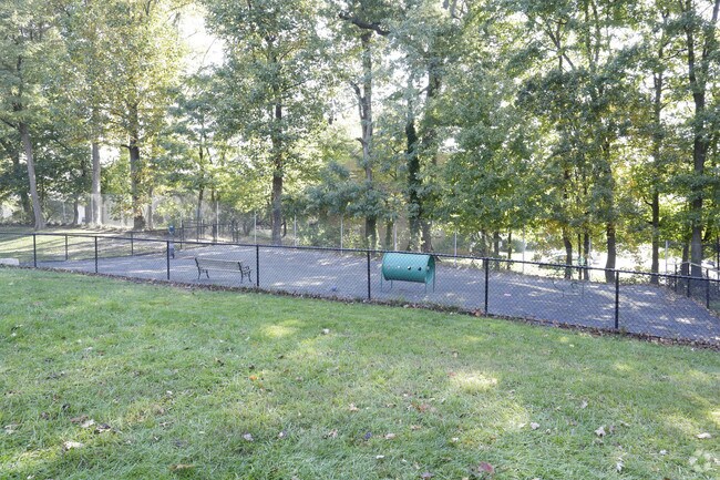Tysons Glen Apartments &amp; Townhomes Apartments Falls