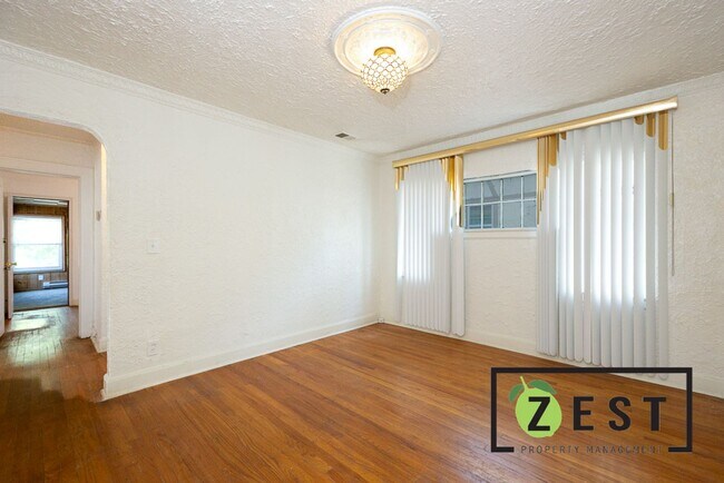 Foto del edificio - 17352 Roselawn St