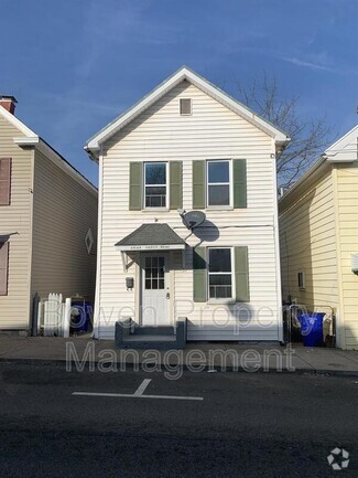 Building Photo - 217 Alexander St