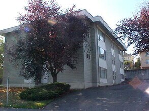 Building Photo - 3326 Lombard Ave