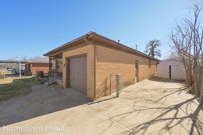 Building Photo - 3 br, 1.5 bath House - 3216 SE 19th Street