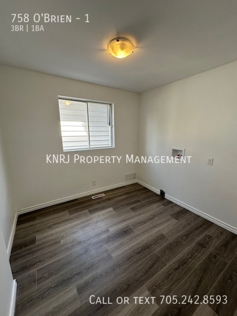 Building Photo - 3 Bedroom Main floor Apartment