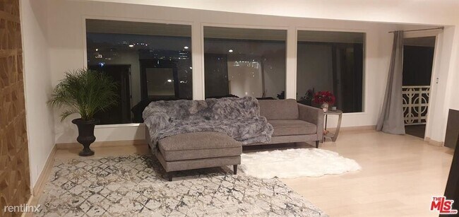 Foto del edificio - 4 br, 4 bath House - 6630 Whitley Ter