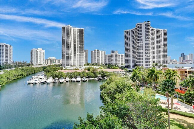 Foto del edificio - 3400 NE 192 St