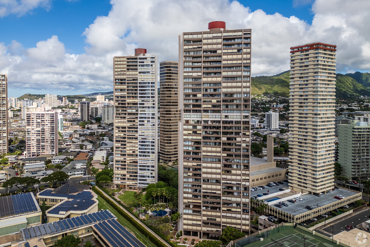 Primary Photo - Royal Iolani