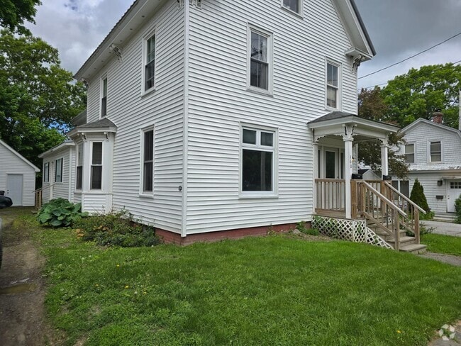 Building Photo - 160 Elm St