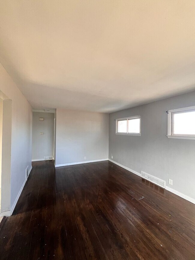 Foto del edificio - 5915-5917 N. 65th St.