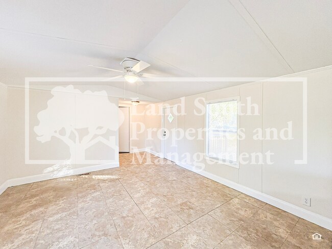 Foto del edificio - 1977 Meadow Oak Cir