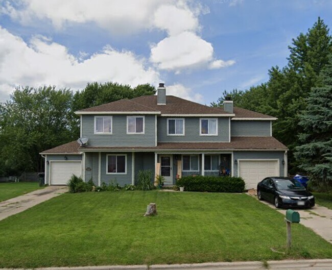 Building Photo - 5406 Williamsburg Way