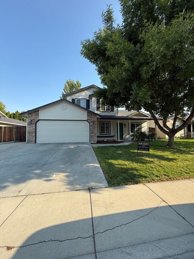 Foto del edificio - Great location in Meridian 4 bed 2.5 bath ...