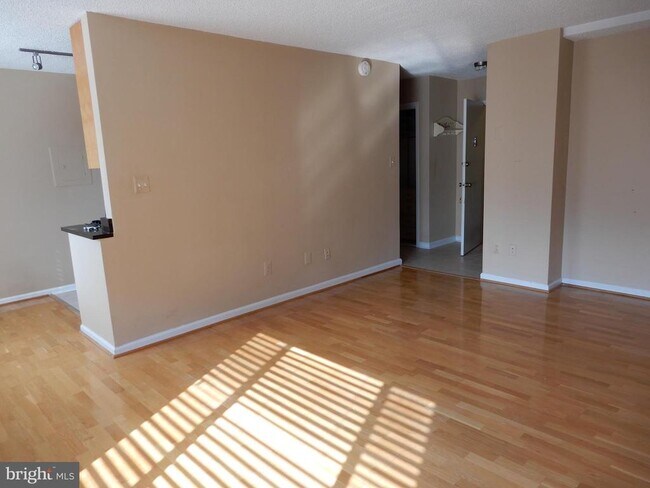 Foto del edificio - 1730 Arlington Blvd