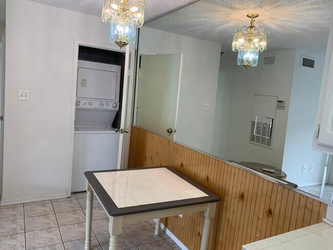 Foto del edificio - 2750 Holly Hall St