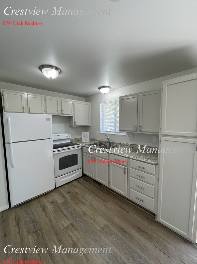 Foto del edificio - Charming 4-Bedroom Home in West Valley City – Spacious & Convenient Location- 1st month's rent Free!
