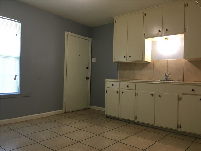 Foto del edificio - 4330 Spring St