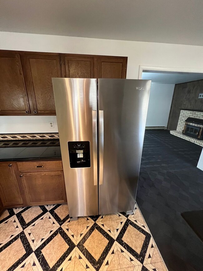 Foto del edificio - 3 Bedroom 2 Bath House w/ Attached 2 Car G...