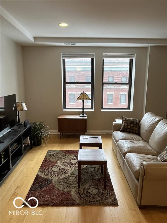 Foto del edificio - 350 N Meridian St