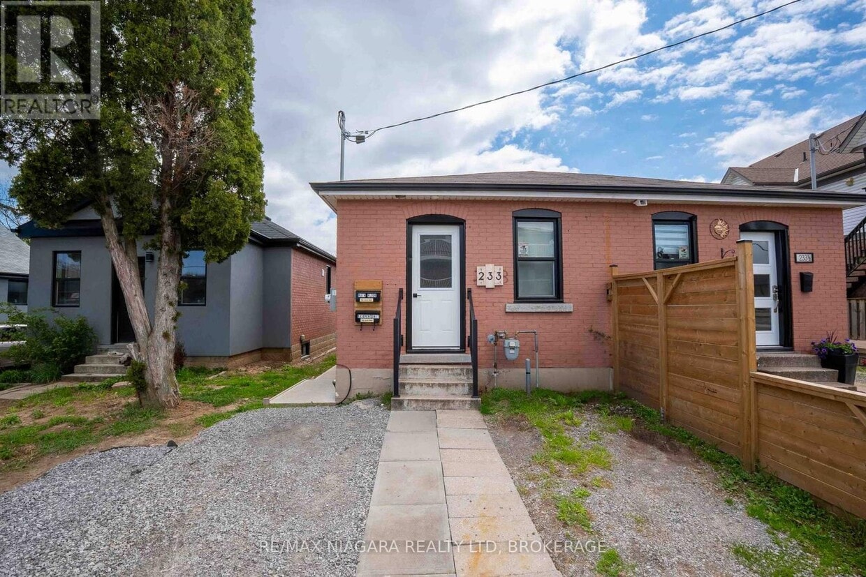 Photo principale - 233 Pelham Rd