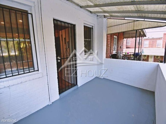 Building Photo - 2 br, 1.5 bath Apartment - 902 Whitmore Ave