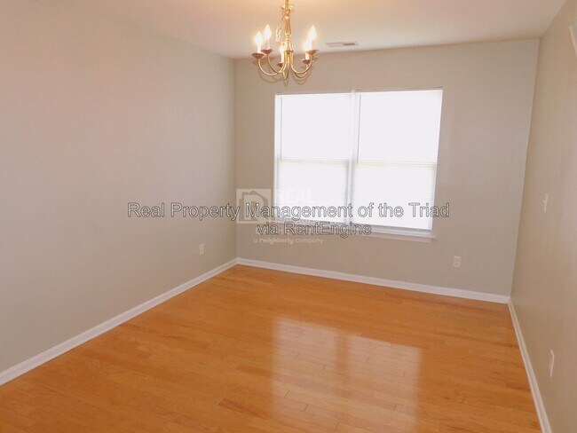Foto del edificio - 8 Rockport Ct