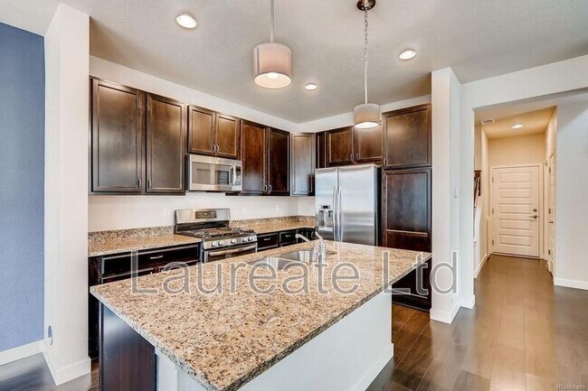 Foto del edificio - 2069 W 67th Pl