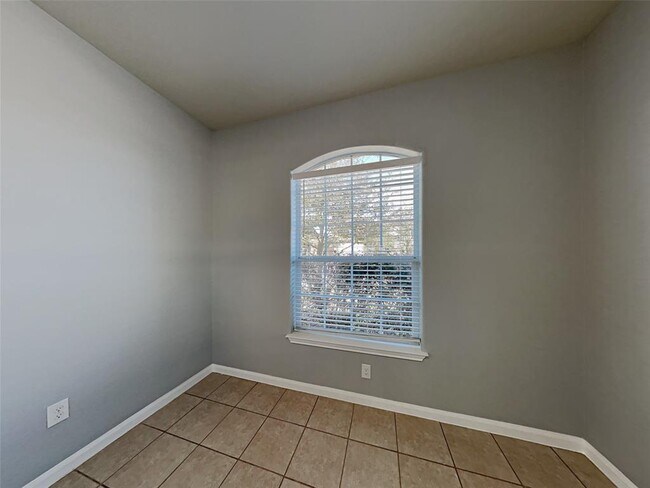 Building Photo - 417 Sapphire Ln