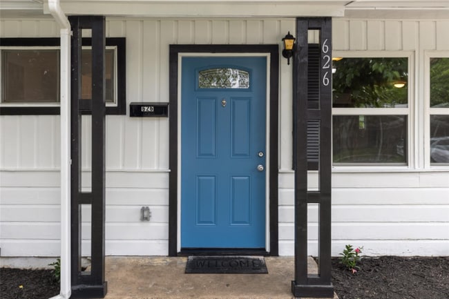 Building Photo - 626 Seneca Dr